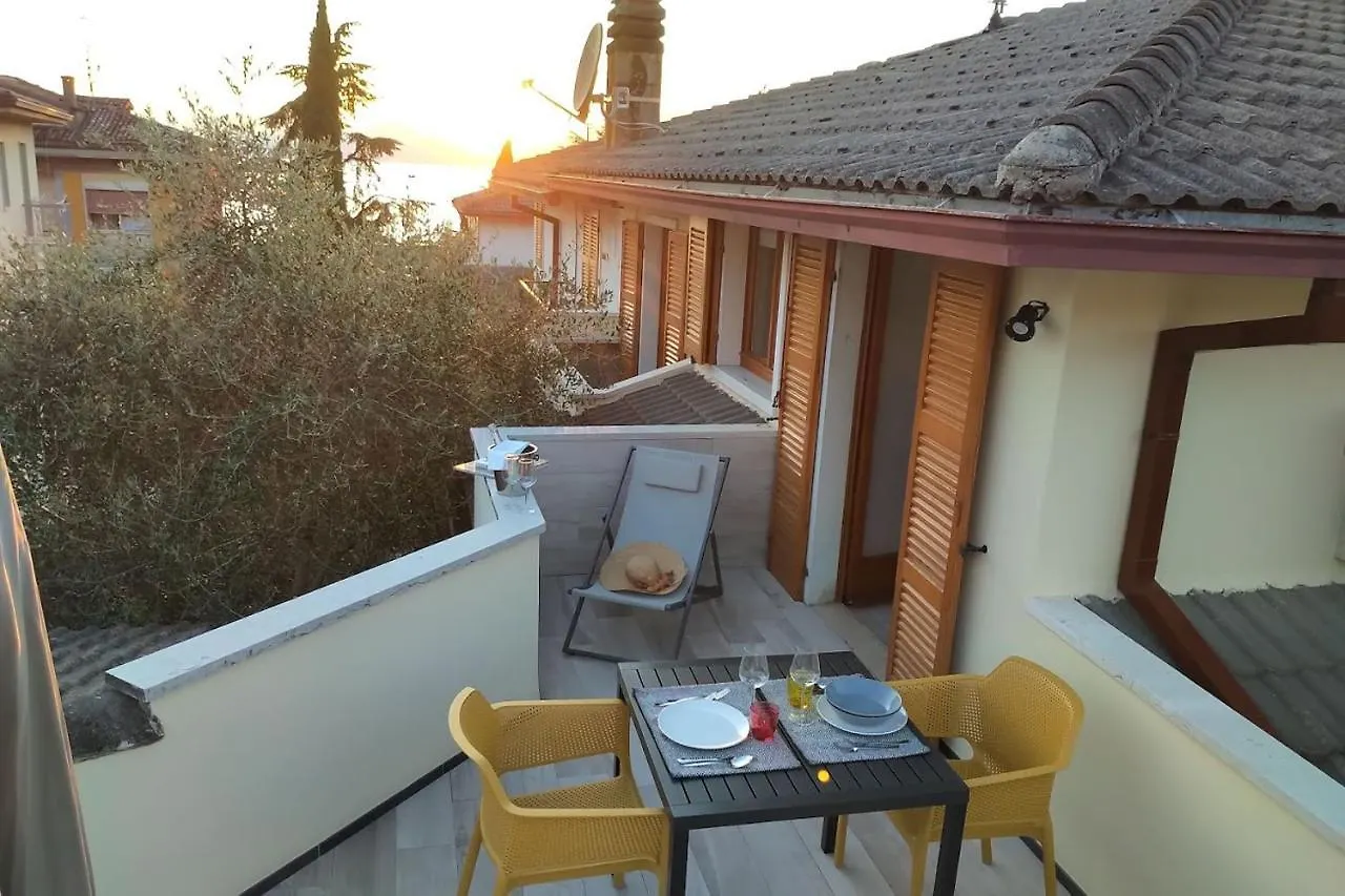 Terrazza Con Vista Apartment Torri Del Benaco Italy